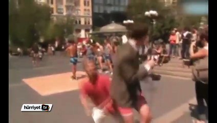 Canlı yayında sunucuya şok saldırı