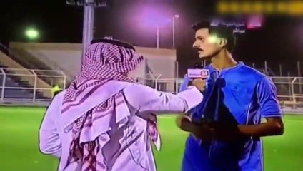 Canlı yayında muhabire su dolu balon attılar