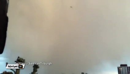 Londra'da gökyüzünde uçağa yıldırım çarptı