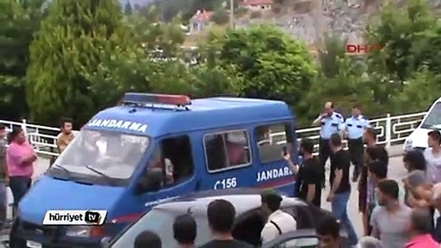 Cansu Kaya cinayeti zanlılarına adliye önünde linç girişimi