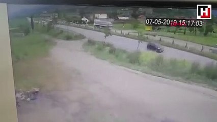 Çanakkale'de üniversite öğrencilerini taşıyan minibüs devrildi