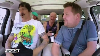 Red Hot Chili Peppers üyelerinden çıplak karaoke