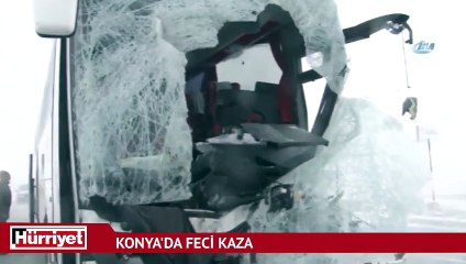 Yolcu otobüsü yoğun tipi nedeniyle TIR’a çarptı