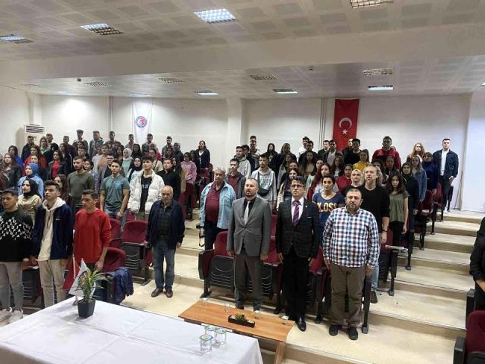 Çanakkale yerel haberi | Ezine Meslek Yüksek Okulu'nda ilk ders Altınok'tan