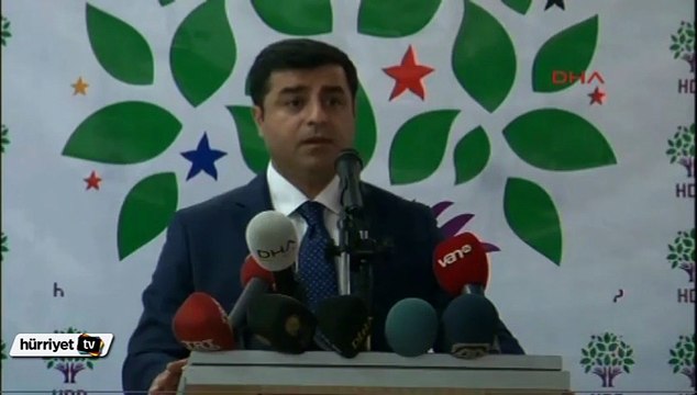 Selahattin Demirtaş, 'PKK derhal elini tetikten çekmeli' dedi.