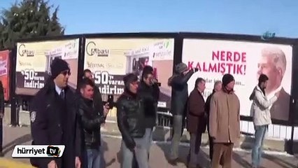 Herkes bir anda telefonlarına sarıldı