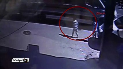 Yola atlayan çocuğa otomobil çarptı