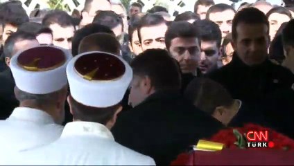 Erdoğan ve Kılıçdaroğlu Koç'un cenaze töreninde selamlaşmadı