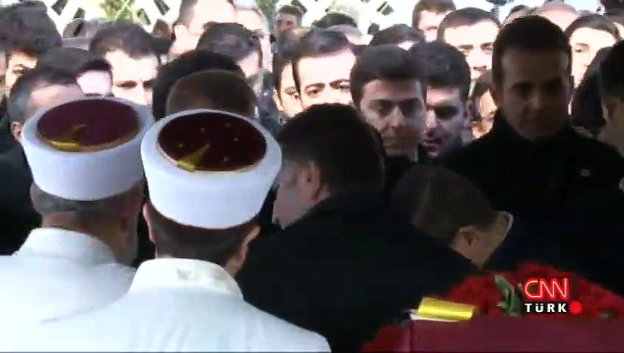 Erdoğan ve Kılıçdaroğlu Koç'un cenaze töreninde selamlaşmadı