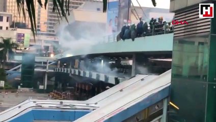 Hong Kong'da ortalık yine karıştı