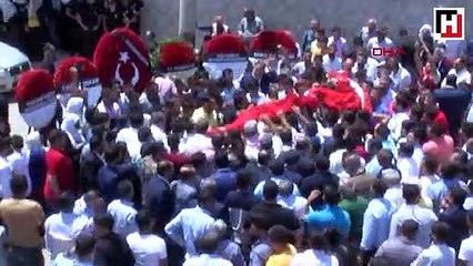 Cenazede büyük kalabalık