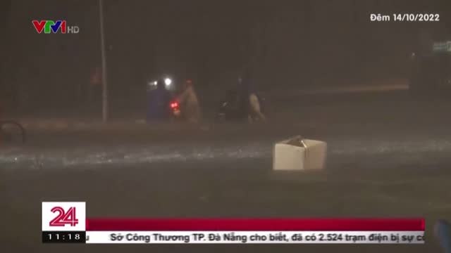 Una tromba de agua causa importantes inundaciones en Da Nang (Vietnam)