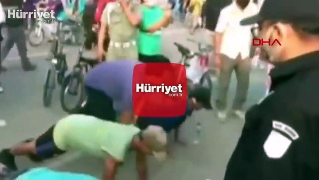 Endonezya'da maske takmayan kişilere 'şınav çek' cezası