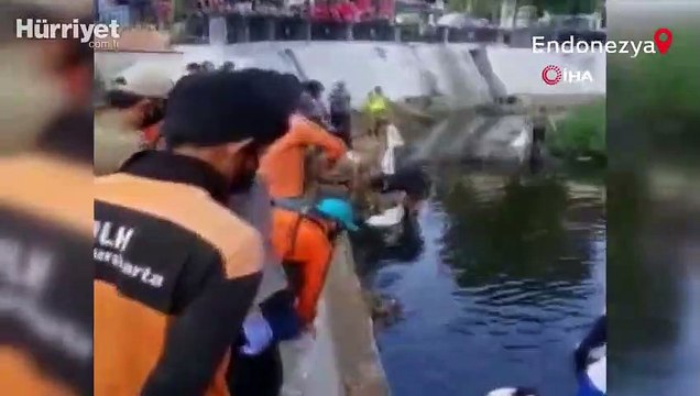 Endonezya’da maske takmayanlara ilginç cezalar uygulanıyor