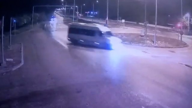 Denizlisporlu futbolcuları taşıyan araç kaza yaptı