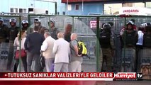 TUTUKSUZ SANIKLAR VALİZLERİYLE GELDİLER