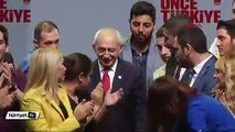 Gençler, Kılıçdaroğlu ile selfie çekti