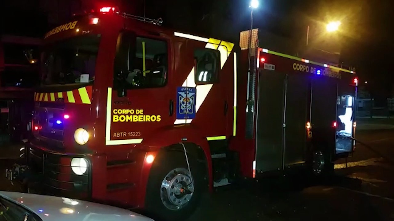 Resquício de fumaça volta a preocupar moradores e Corpo de Bombeiros são acionados na Rua Presidente Bernardes, no centro