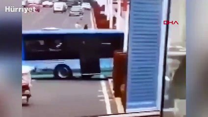 Çin'de öğrenci taşıyan otobüs su kanalına böyle uçtu