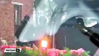 Gelin arabası hareket edince yerde sürüklendi