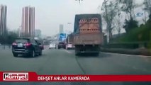 Çin’de tuğla yüklü kamyon devrildi