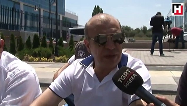 CHP'li muhaliflerden Genel Merkez önünde oturma eylemi