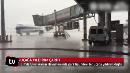 Uçağa yıldırım çarptı