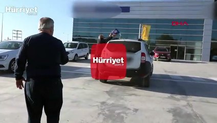 Cipini yakmaya kalktı, çevredekiler elindeki benzin bidonunu aldı