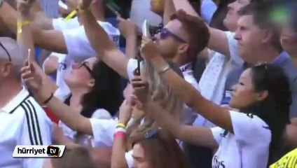 Ronaldo sahaya Suriyeli mülteci çocukla çıktı