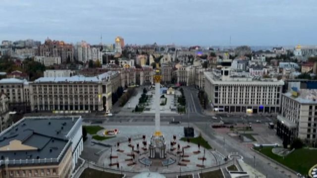 In piazza Maidan a Kiev risuonano le sirene antiaeree