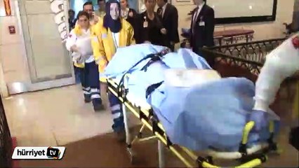 Uçağı beklerken doğum yaptı