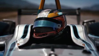 Elektrikli bir yarış otomobili mi yoksa çita mı?