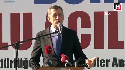 Bakan Selçuk "Çocuklar üşümesin" dedi, konuşmasını yarıda kesti