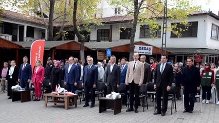 Hasat şenliğinde nar dizme, suyunu sıkma ve yeme yarışmaları yapıldı