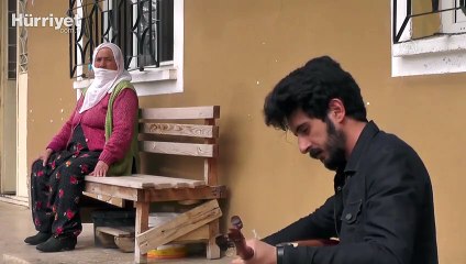 Musician gives street concerts for elderly in Turkey’s east