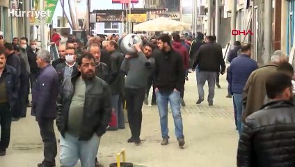 İzmir'de Nakliyeciler Sitesi'nde endişelendiren kalabalık