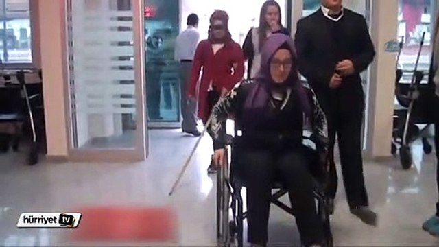 Engellileri anlamak için engelli gibi yaşadılar