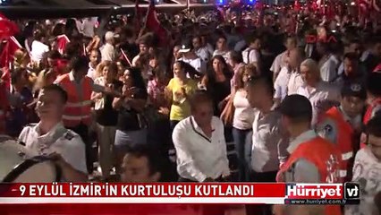 İZMİR'DE COŞKULU KURTULUŞ GÜNÜ KUTLAMASI