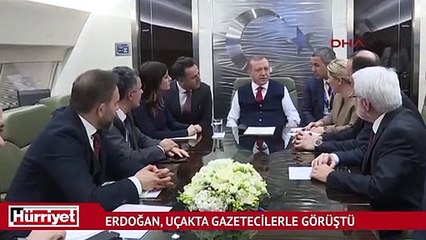 Cumhurbaşkanı Erdoğan, Pakistan dönüşü uçakta gazetecilerle görüştü