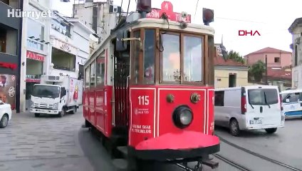 Nostajlik tramvay İstiklal Caddesi'nde seferlere başladı