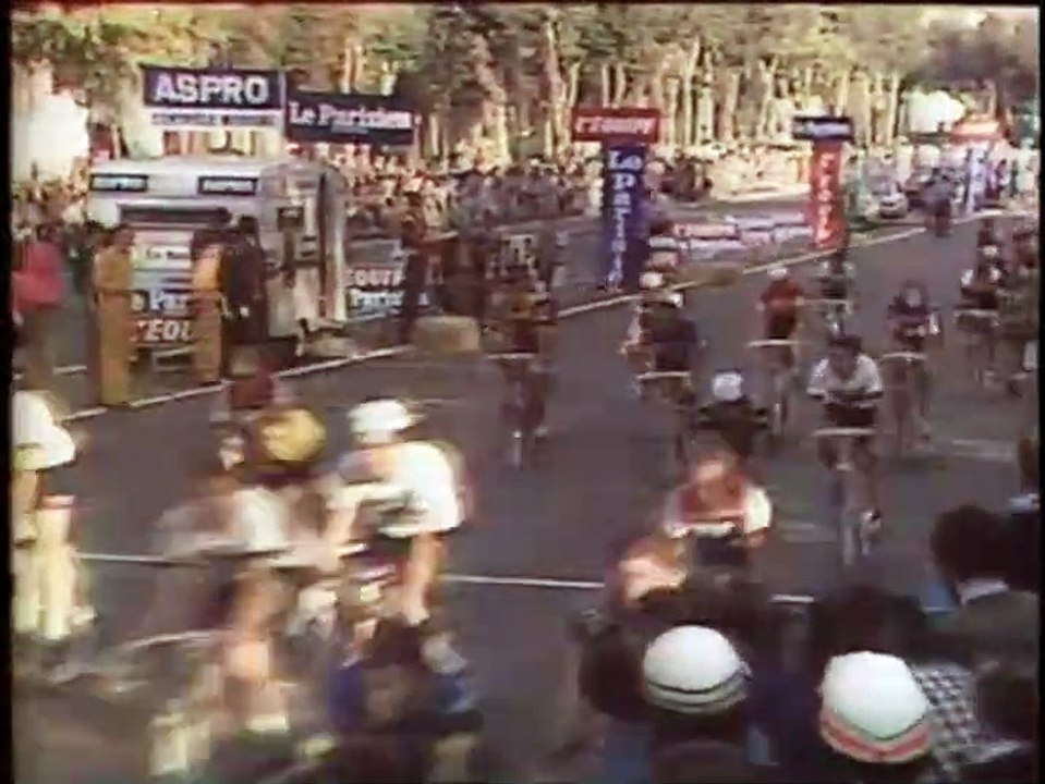 TOURS  -  VERSAILLES   -  1976  -