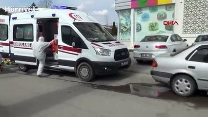 Solunum sıkıntısı olan yaşlı çifti, hastaneye böyle götürdüler