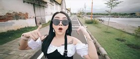 Syahiba Saufa - Bunga - Tarik Sis Semongko (Official Music Video ANEKA SAFARI) - YouTube