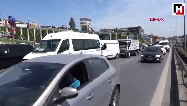 Pendik D-100 Karayolu'nda zincirleme kaza