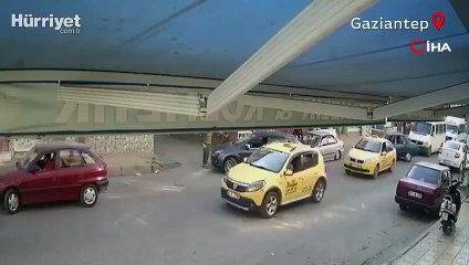Trafikte uyardığı motosikletli ve yakınlarının saldırısına uğradı