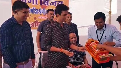 दुनिया की चालाकियों से दूर अच्छे और सच्चे ये बच्चे - कुमार विश्वास