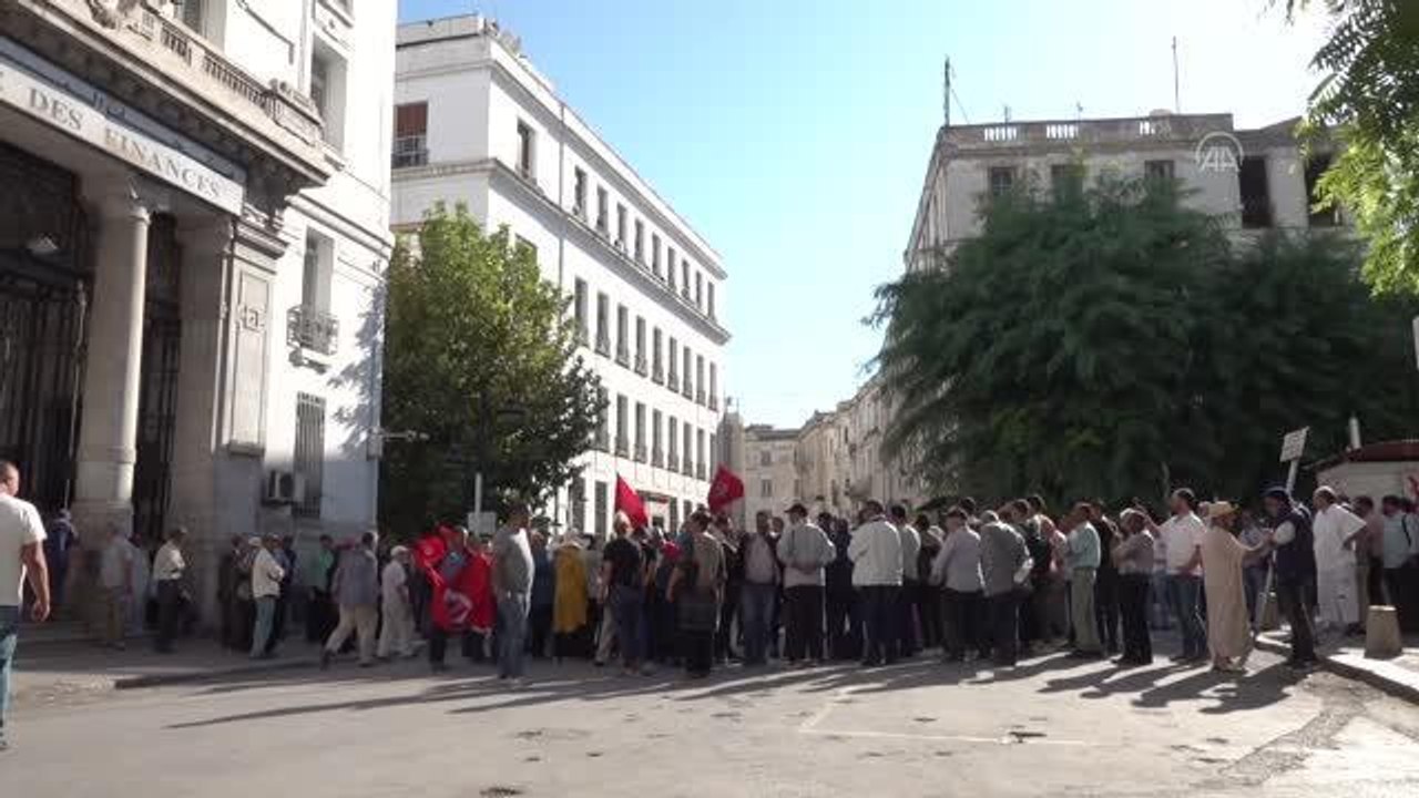 Cumhurbaşkanı Kays Said'in yönetimi protesto edildi