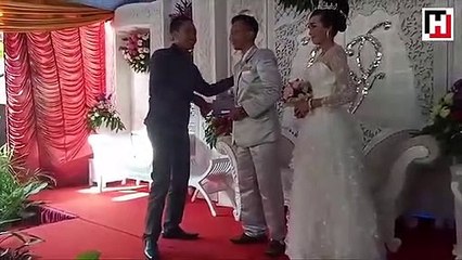 Düğünde POS makinesiyle çekim yapan damat!