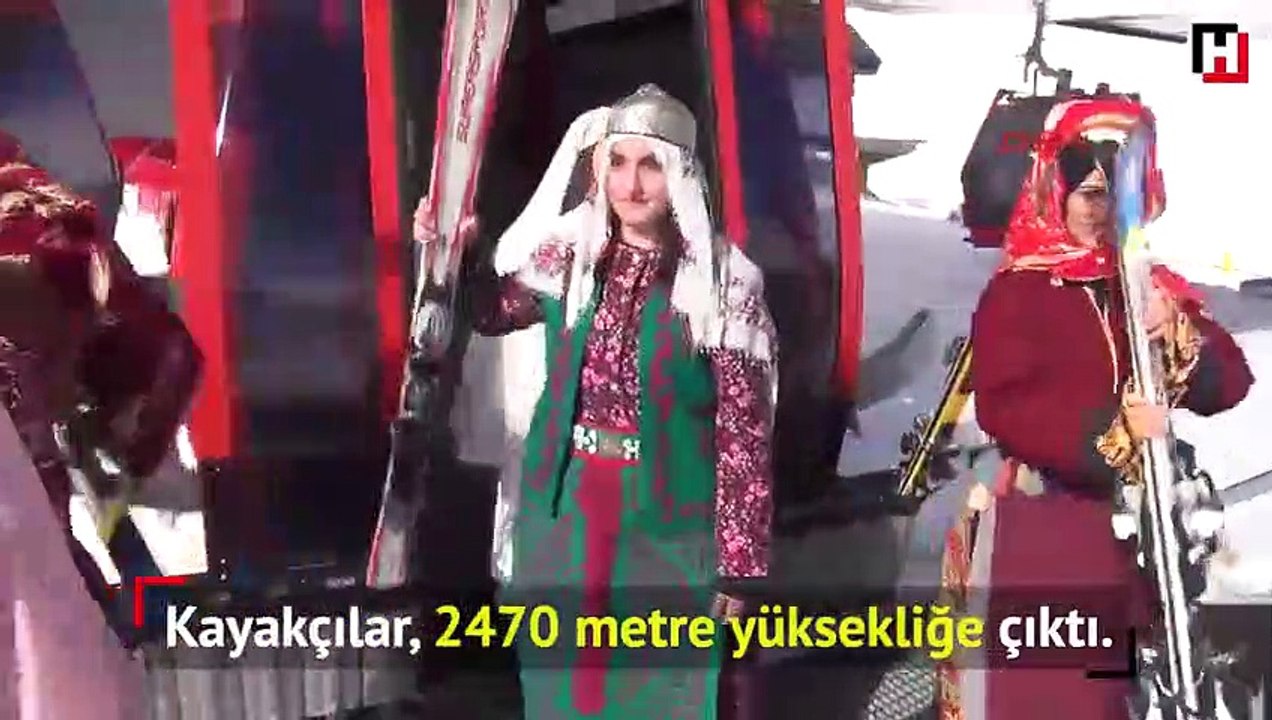 Erciyes dağında kayaklı defile