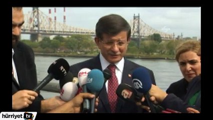 Davutoğlu'ndan Türk Bayrağı açıklaması